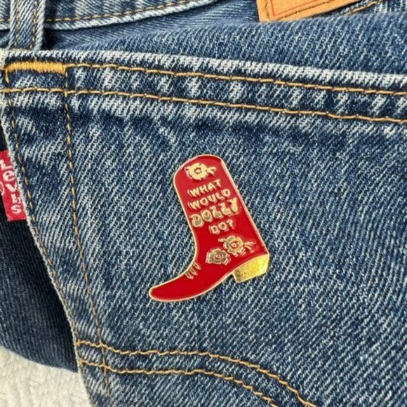 "What Would Dolly Do?" Enamel Cowboy Boot Red Gold Pin - Vintage Western Country - Picture 2 of 5